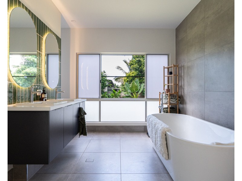 14 Seagull Cl, Mission Beach QLD 4852