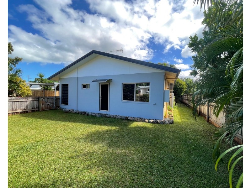 6 Yamala Cl, Mission Beach QLD 4852