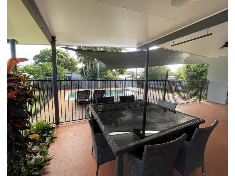 6 Yamala Cl, Mission Beach QLD 4852