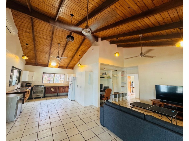 6 Yamala Cl, Mission Beach QLD 4852