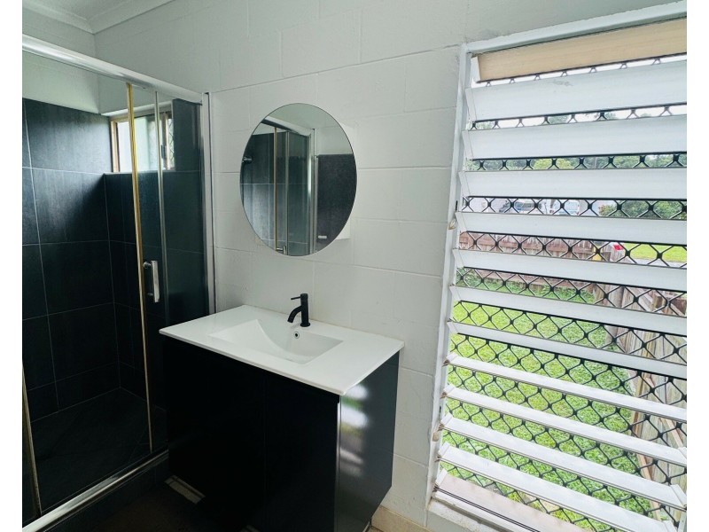 6 Yamala Cl, Mission Beach QLD 4852