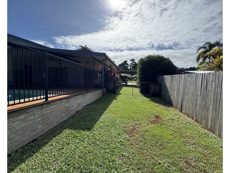 6 Yamala Cl, Mission Beach QLD 4852