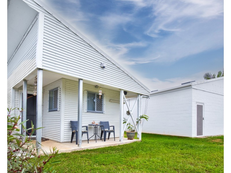 6 Lindquist Cl, Mission Beach QLD 4852