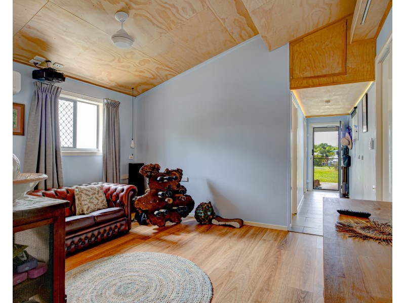 6 Lindquist Cl, Mission Beach QLD 4852