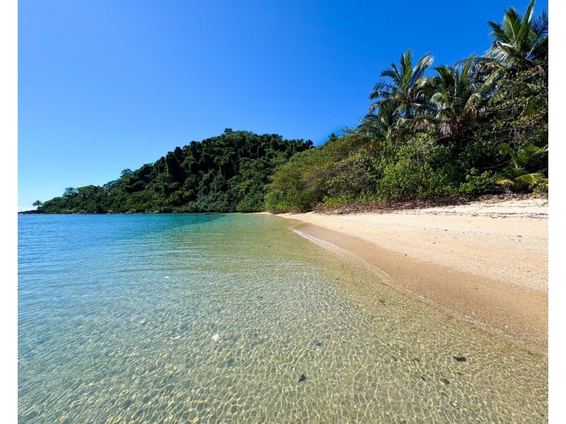 Timana Island, Dunk QLD 4852