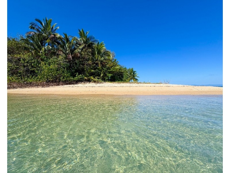 Timana Island, Dunk QLD 4852