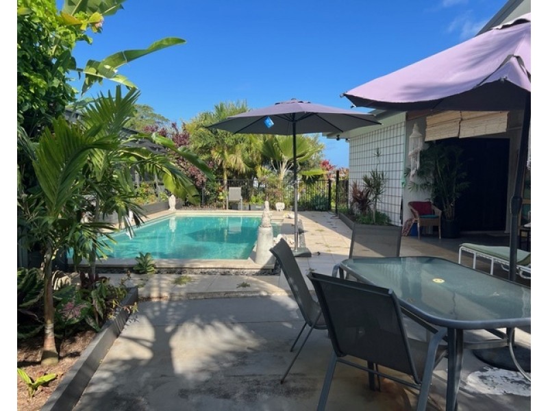 27 Rise Cres, Mission Beach QLD 4852