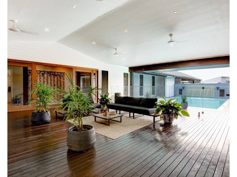 60 Mariner Dr, South Mission Beach QLD 4852