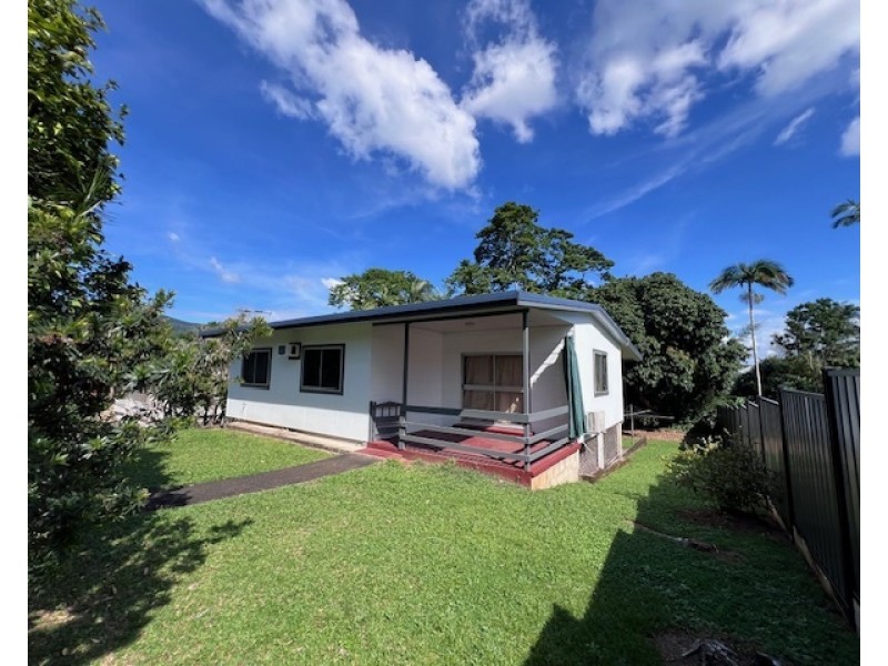 9 Clarke Kennedy St, Tully QLD 4854