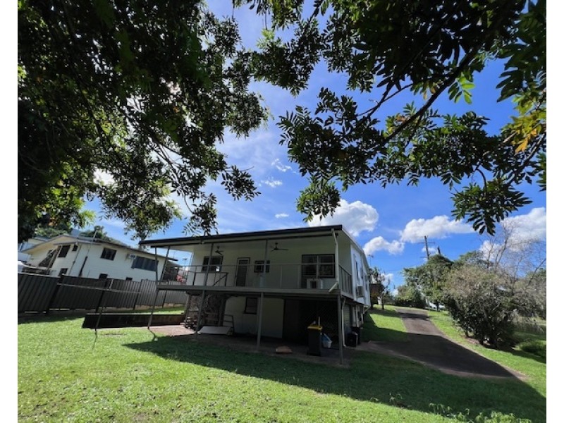 9 Clarke Kennedy St, Tully QLD 4854