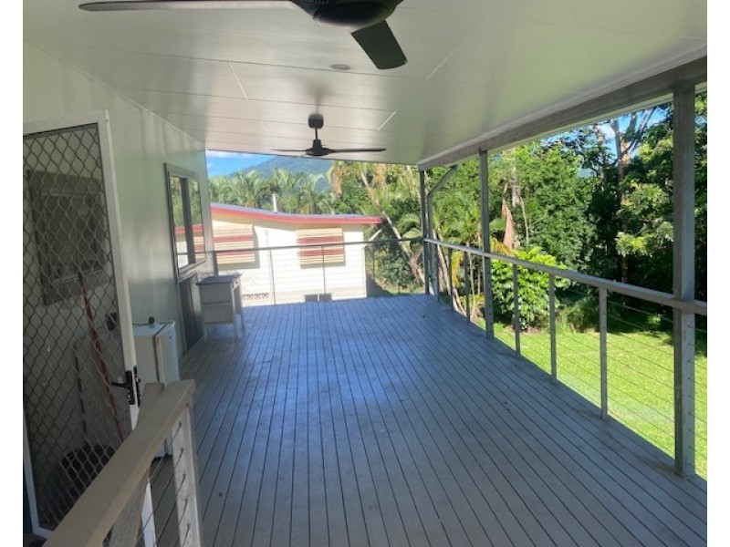 9 Clarke Kennedy St, Tully QLD 4854