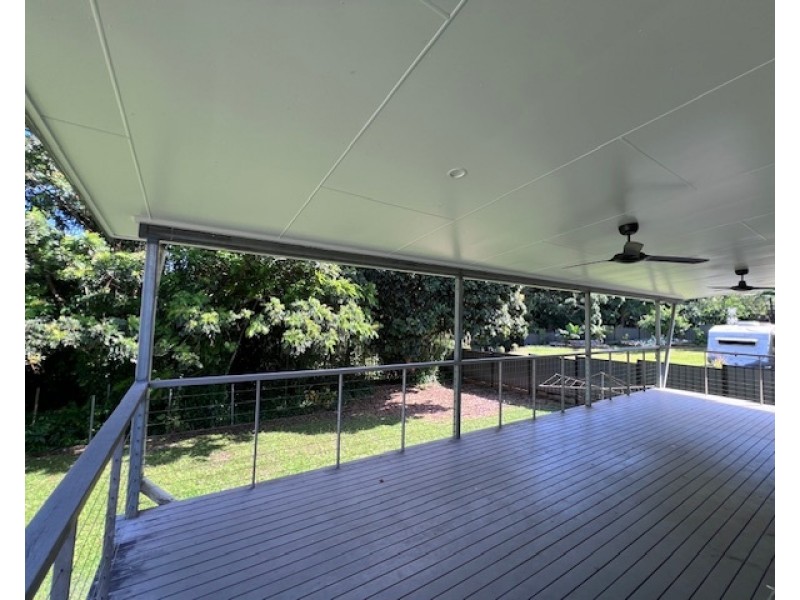 9 Clarke Kennedy St, Tully QLD 4854