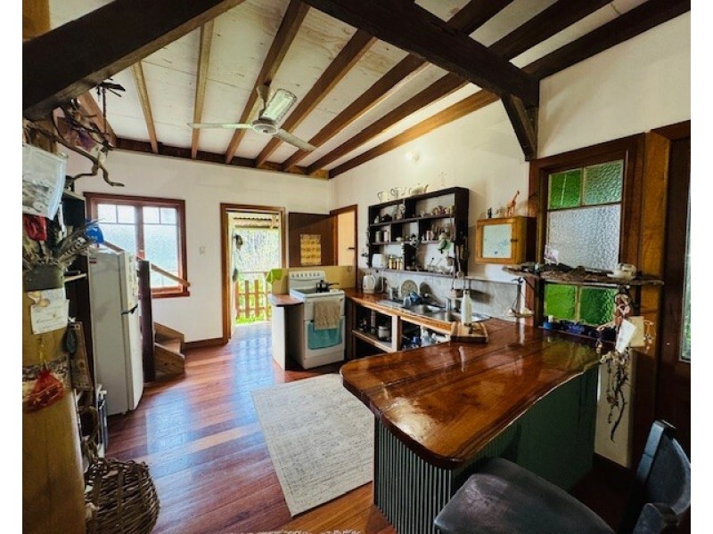22 Cutten St, Bingil Bay QLD 4852