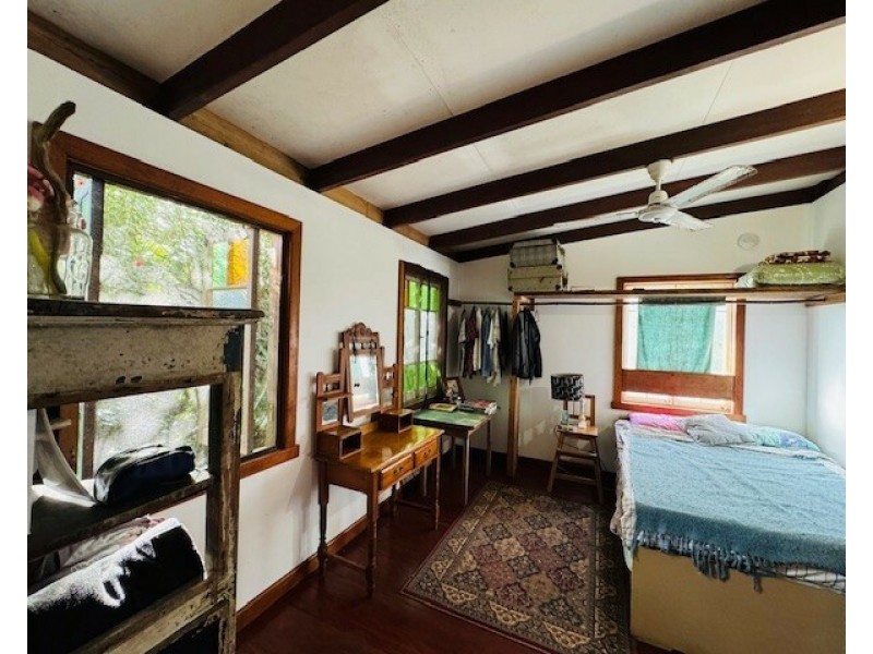 22 Cutten St, Bingil Bay QLD 4852