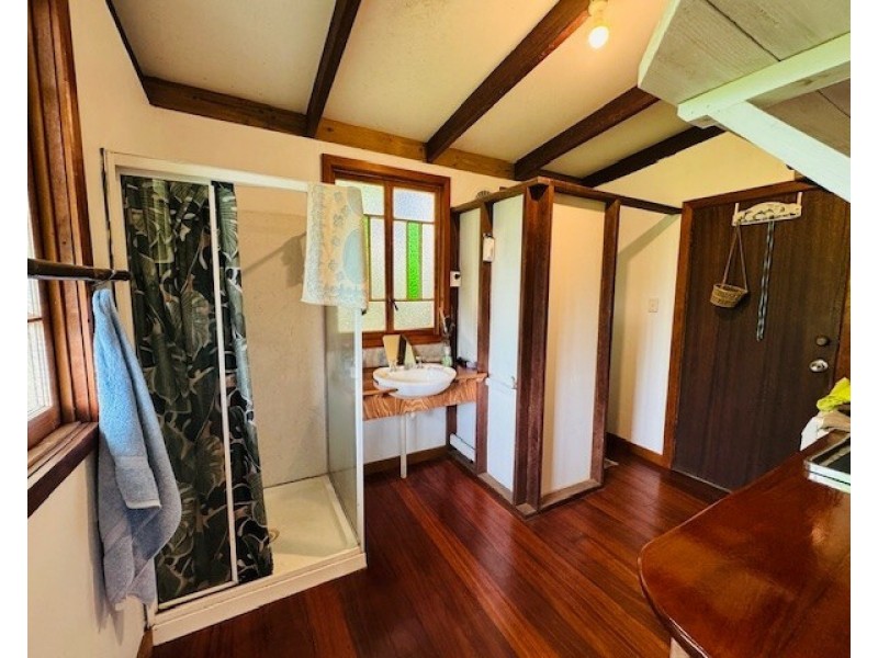 22 Cutten St, Bingil Bay QLD 4852