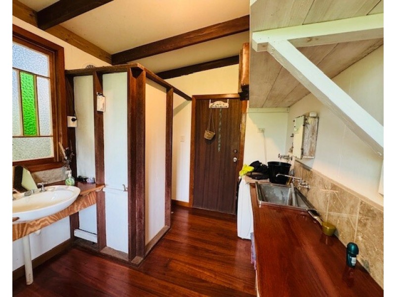 22 Cutten St, Bingil Bay QLD 4852