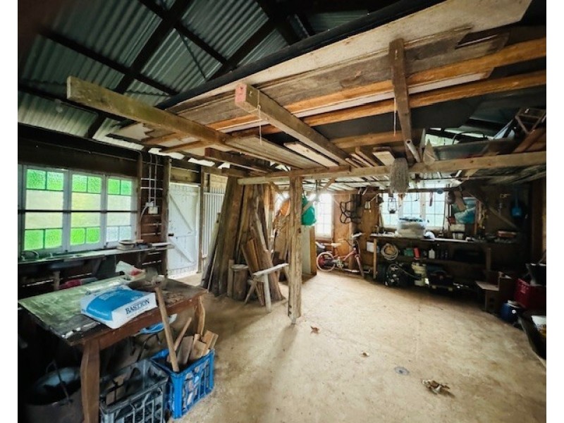 22 Cutten St, Bingil Bay QLD 4852