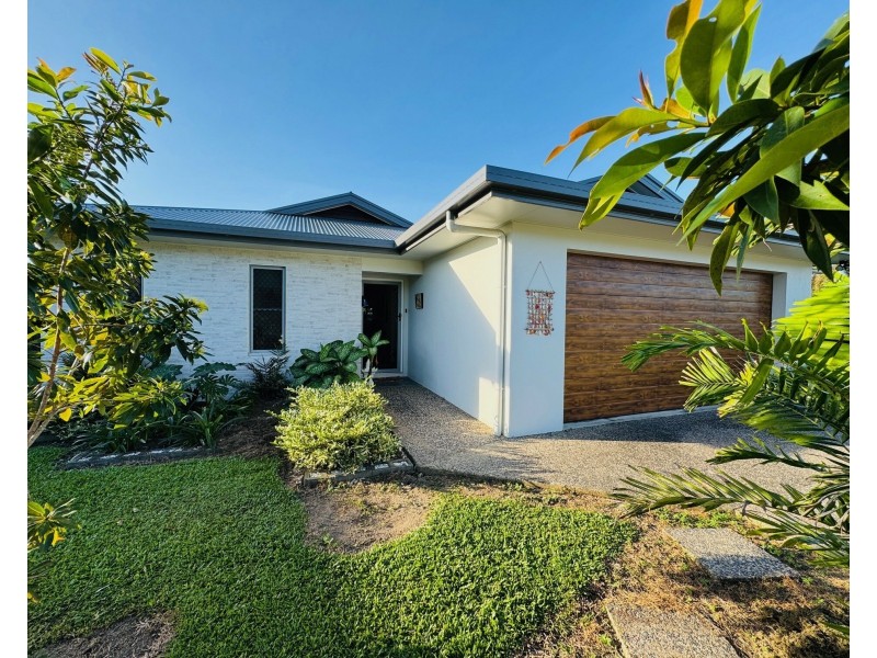 16 Voyager St, South Mission Beach QLD 4852
