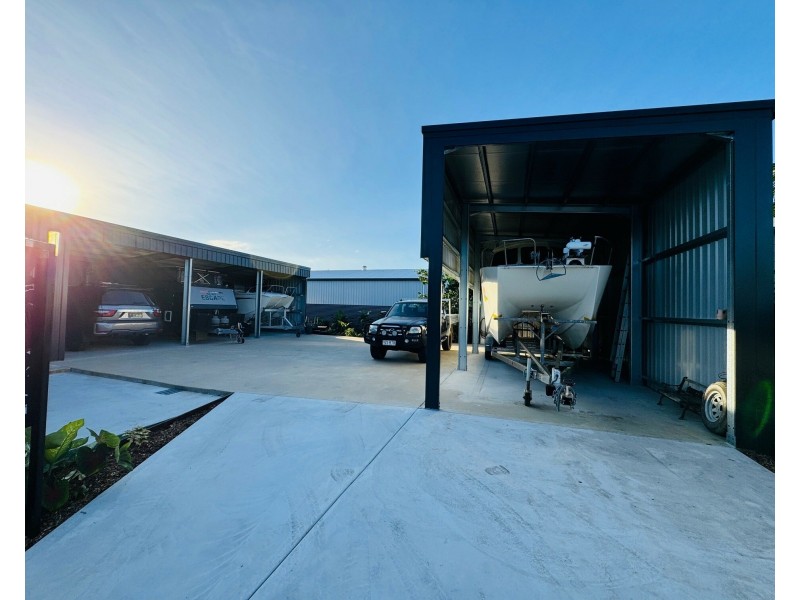 16 Voyager St, South Mission Beach QLD 4852