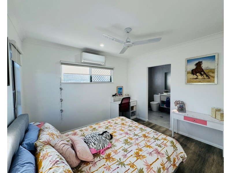 16 Voyager St, South Mission Beach QLD 4852