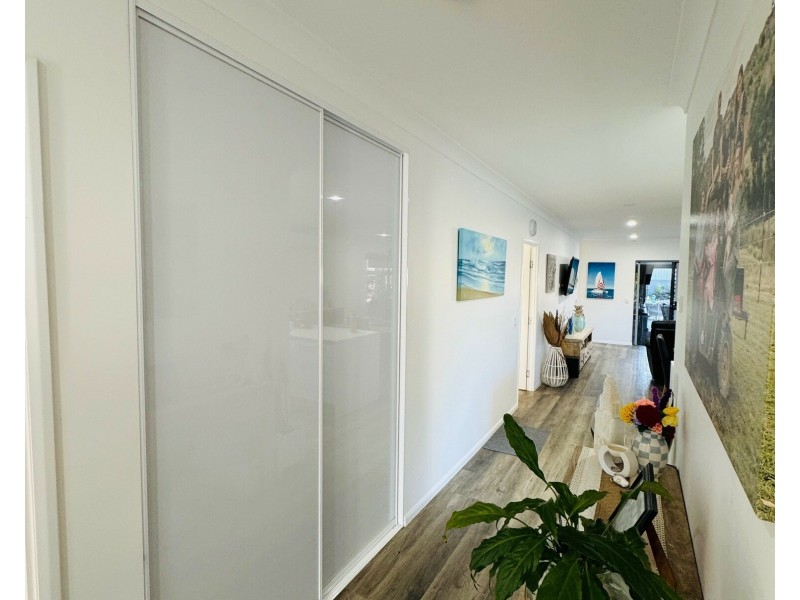 16 Voyager St, South Mission Beach QLD 4852