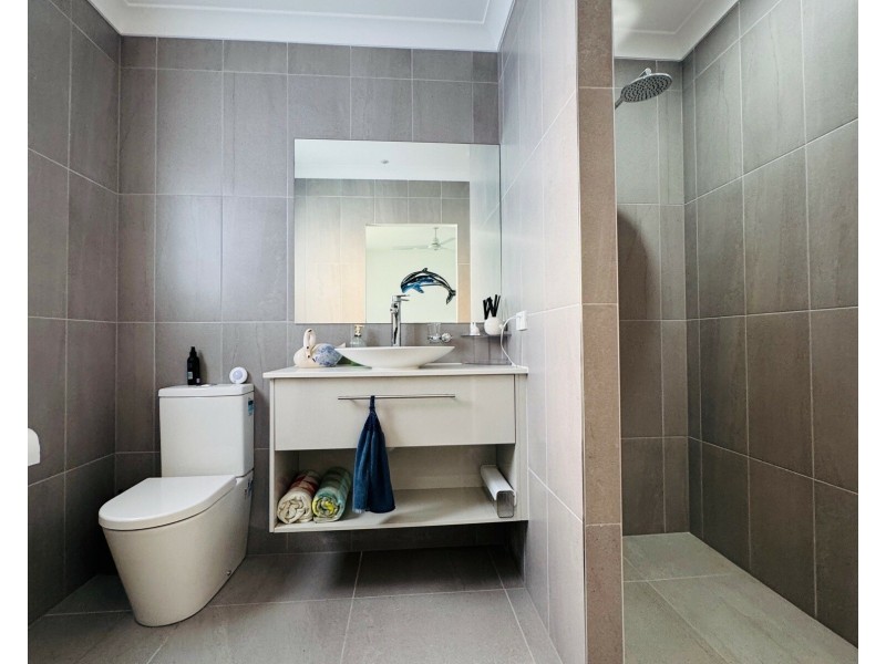 16 Voyager St, South Mission Beach QLD 4852