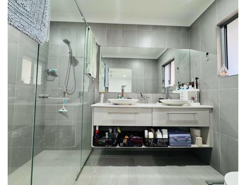 16 Voyager St, South Mission Beach QLD 4852