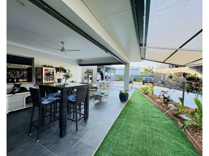 16 Voyager St, South Mission Beach QLD 4852