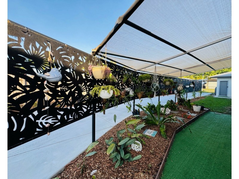 16 Voyager St, South Mission Beach QLD 4852