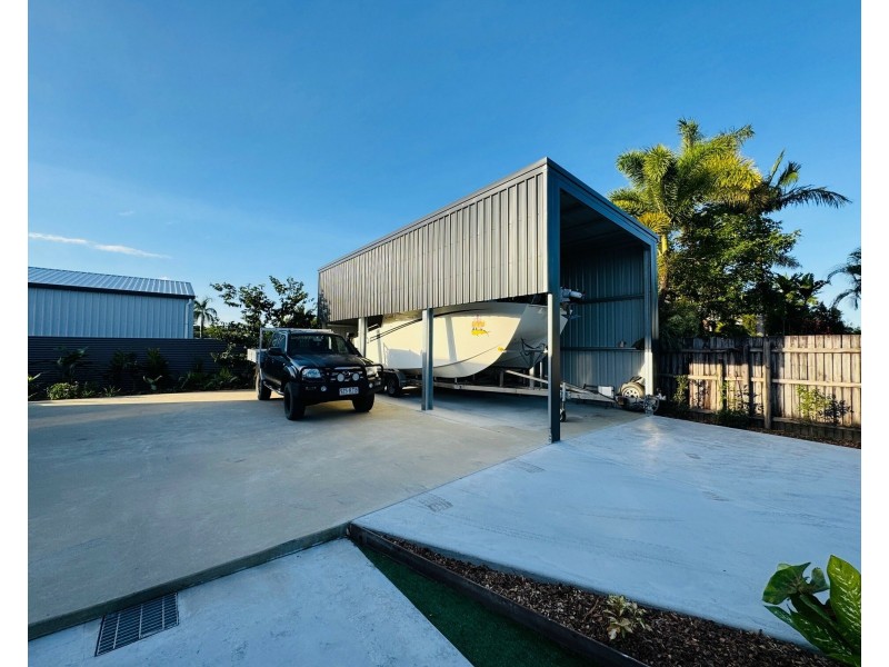 16 Voyager St, South Mission Beach QLD 4852