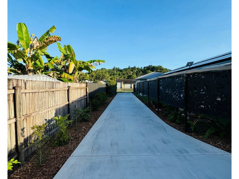 16 Voyager St, South Mission Beach QLD 4852