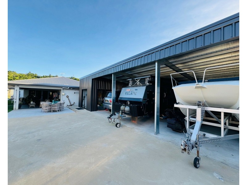 16 Voyager St, South Mission Beach QLD 4852