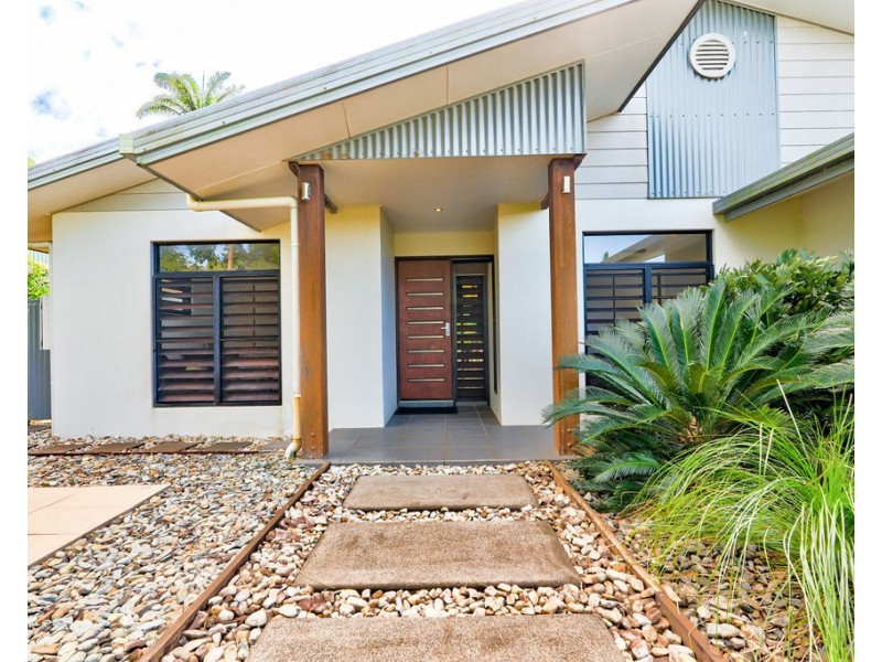 27 Conch St, Mission Beach QLD 4852