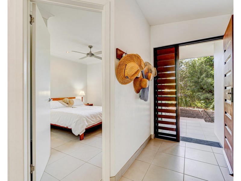 27 Conch St, Mission Beach QLD 4852