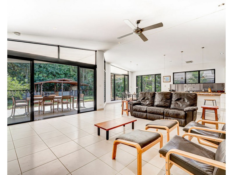 27 Conch St, Mission Beach QLD 4852