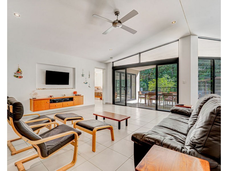 27 Conch St, Mission Beach QLD 4852