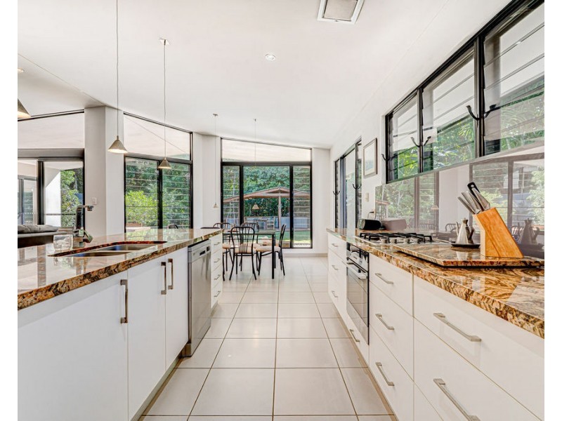 27 Conch St, Mission Beach QLD 4852