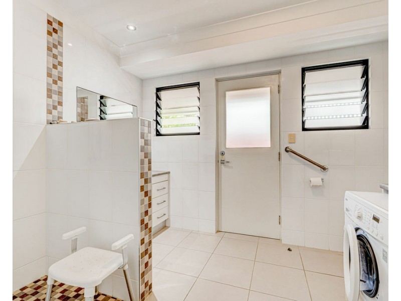 27 Conch St, Mission Beach QLD 4852