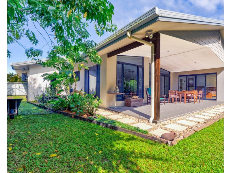 27 Conch St, Mission Beach QLD 4852
