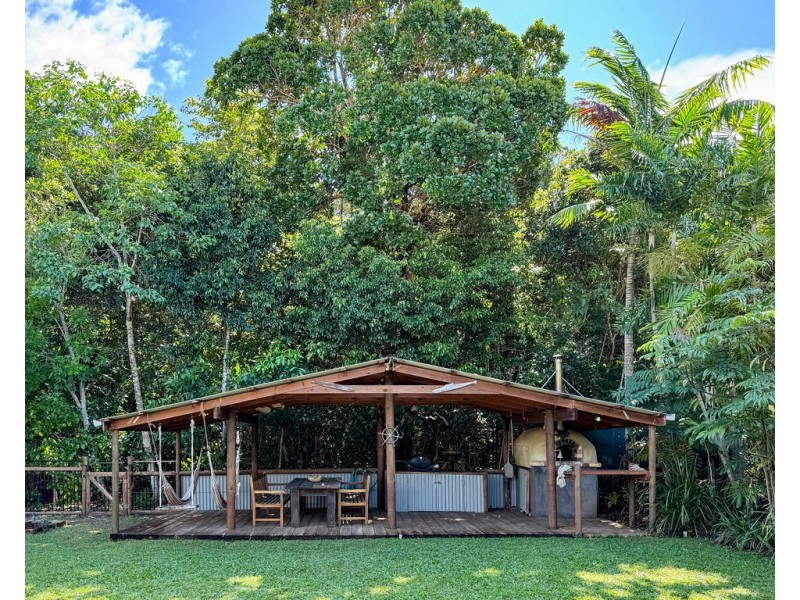 27 Conch St, Mission Beach QLD 4852