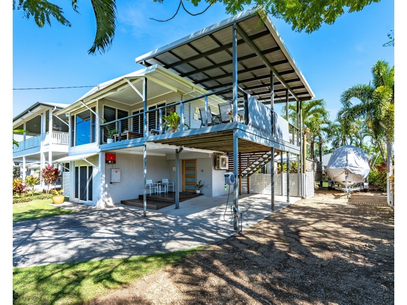 7 Pacific Parade, Mission Beach QLD 4852