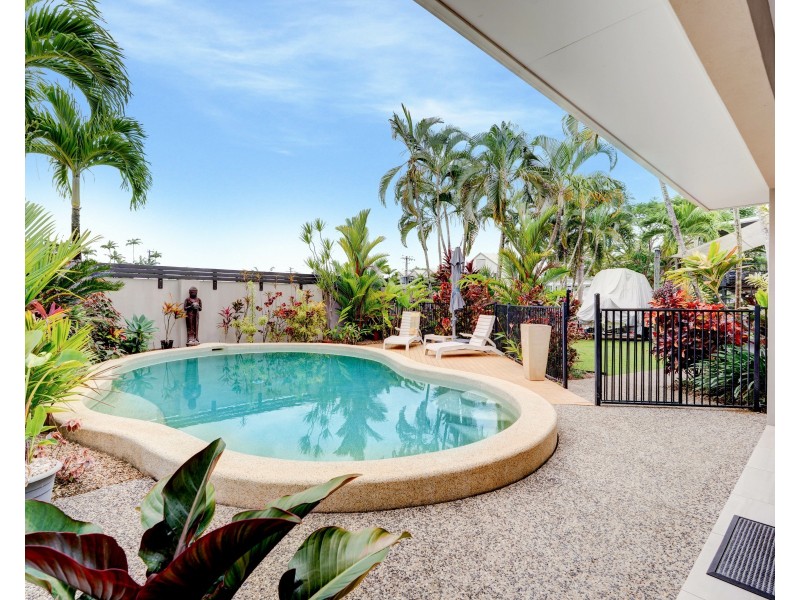 7 Pacific Parade, Mission Beach QLD 4852