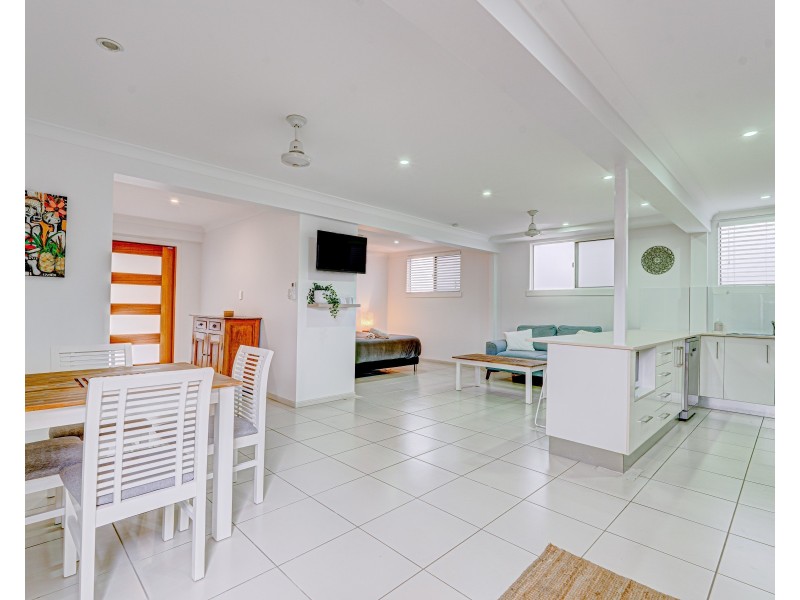 7 Pacific Parade, Mission Beach QLD 4852