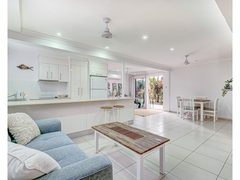 7 Pacific Parade, Mission Beach QLD 4852