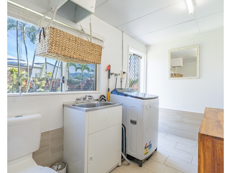 7 Pacific Parade, Mission Beach QLD 4852