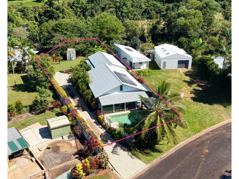 4 Lindquist Cl, Mission Beach QLD 4852