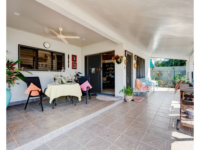 4 Lindquist Cl, Mission Beach QLD 4852