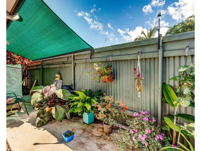 4 Lindquist Cl, Mission Beach QLD 4852