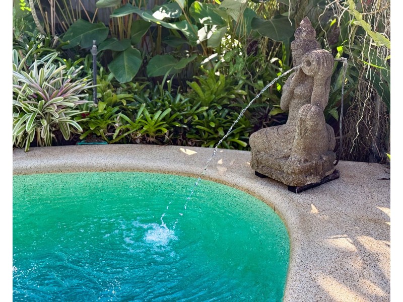 4 Lindquist Cl, Mission Beach QLD 4852