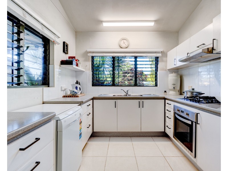 4 Lindquist Cl, Mission Beach QLD 4852